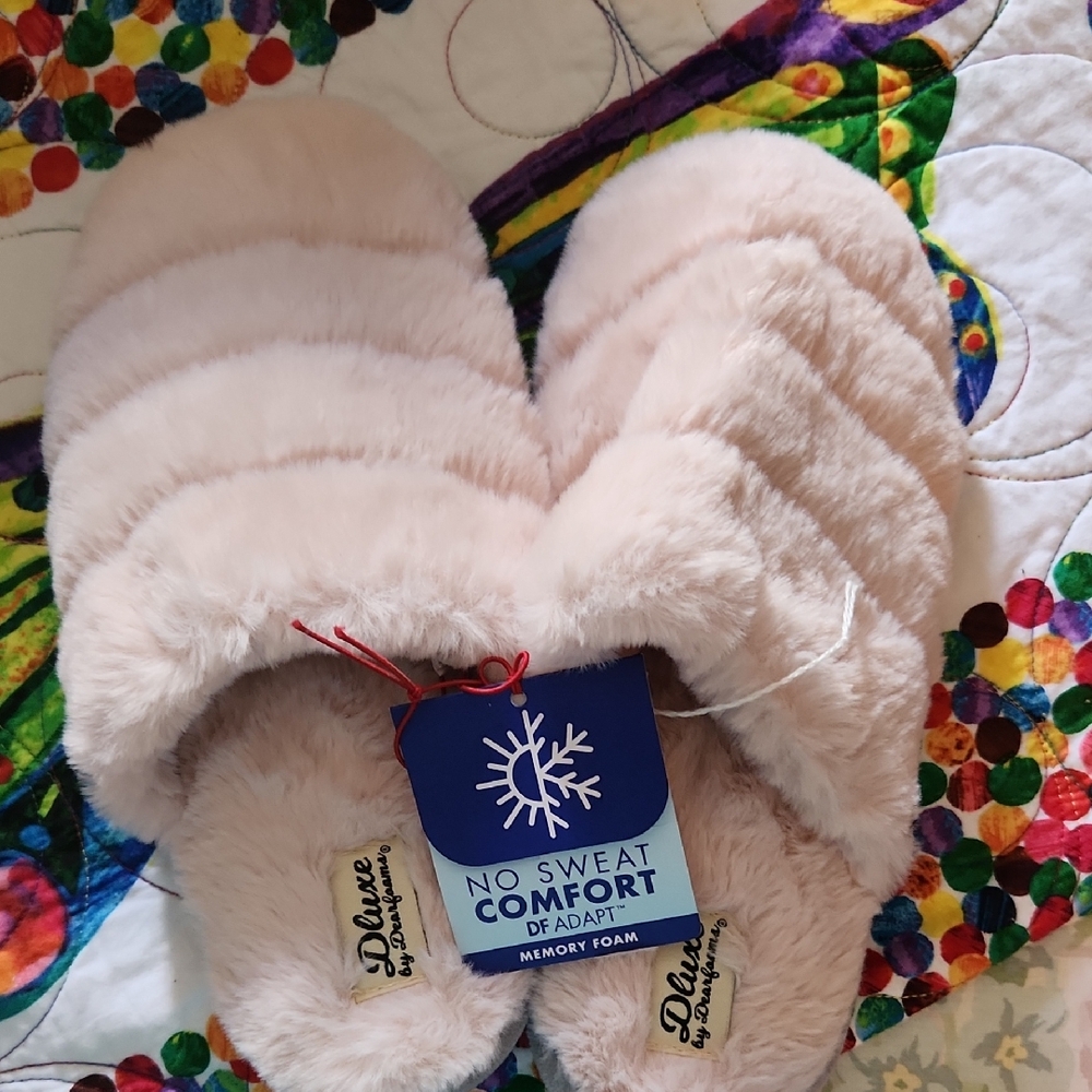Deluxe by Dearfoams Pink Fuzzy Slippers